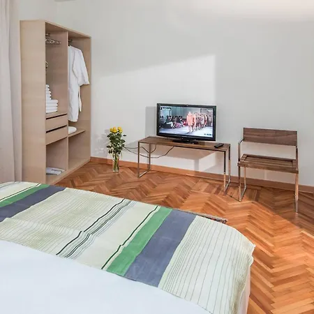 Two Bedroom Balkanska *